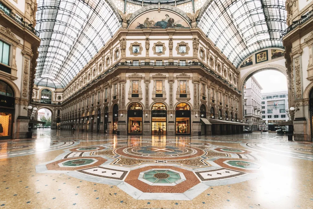A view of the Galleria Vittorio Emanuele II in downtown Milan, serving as a symbolic image for a running route in Milan's Linate district.